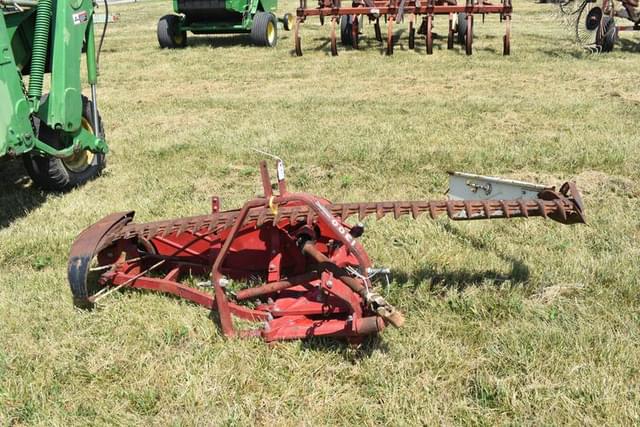 Image of International Harvester 1300 equipment image 1