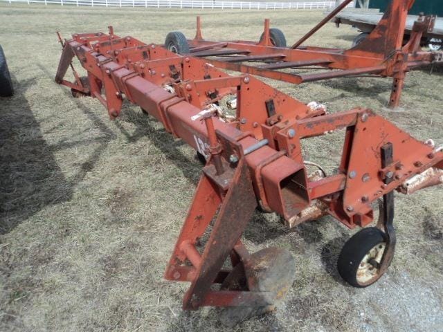 International Harvester 133 Equipment Image0