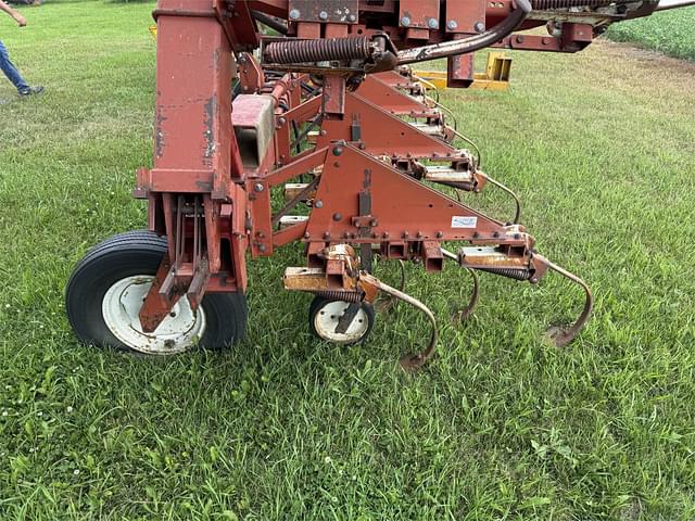 Image of International Harvester 133 equipment image 2