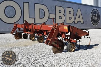 Main image International Harvester 133