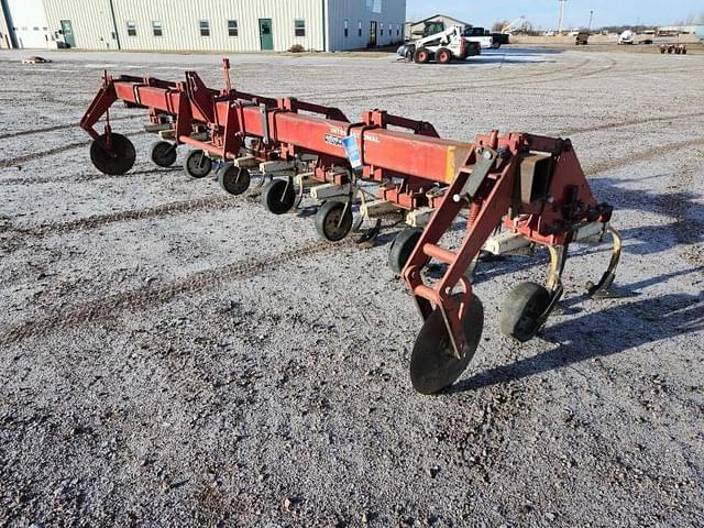 Image of International Harvester 133 equipment image 2