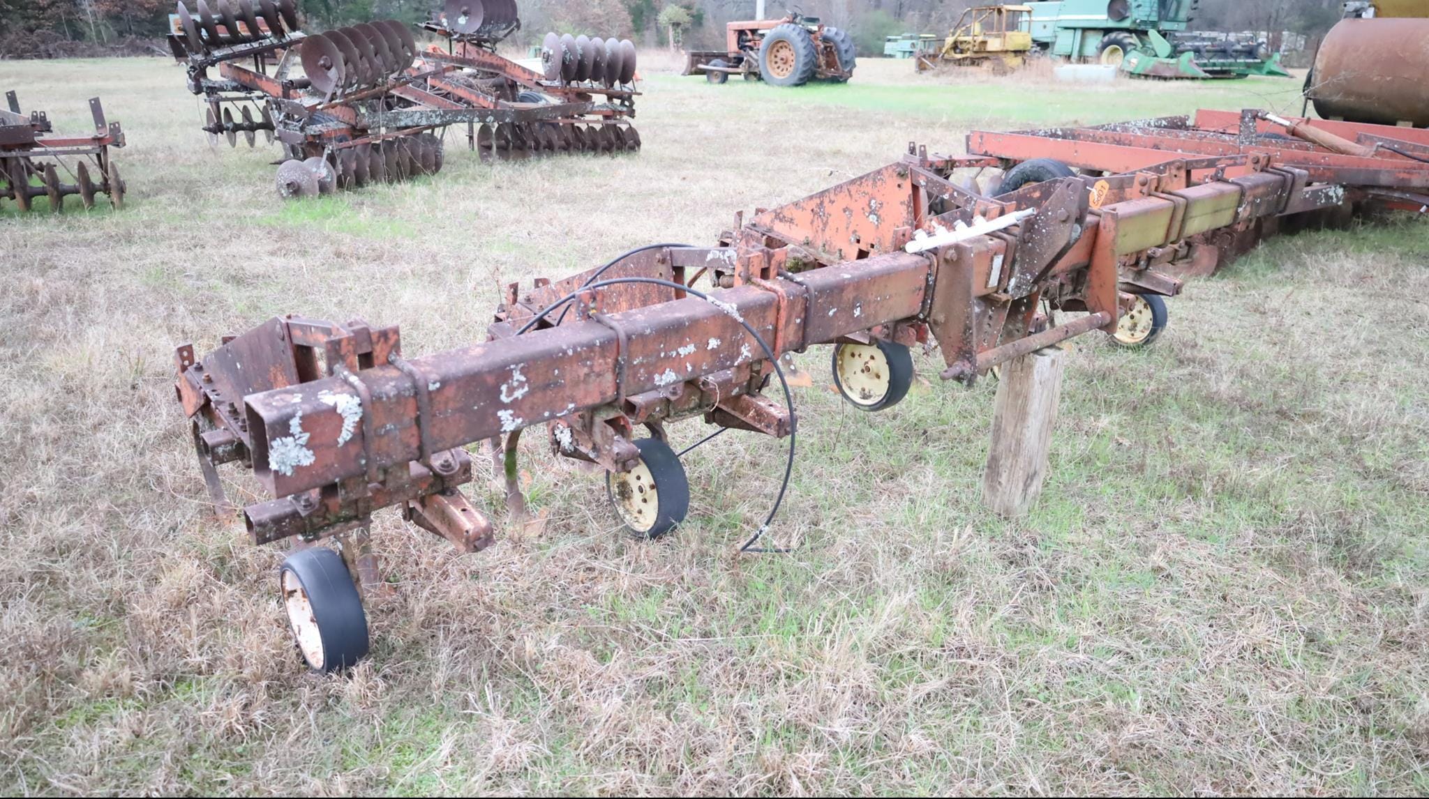 International Harvester 133 Equipment Image0