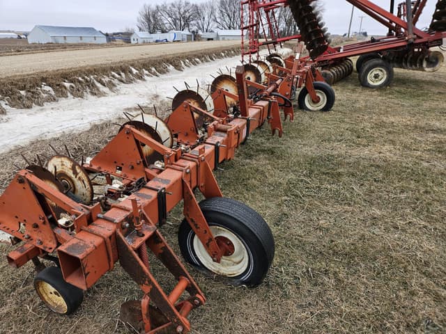 Image of International Harvester 133 equipment image 4