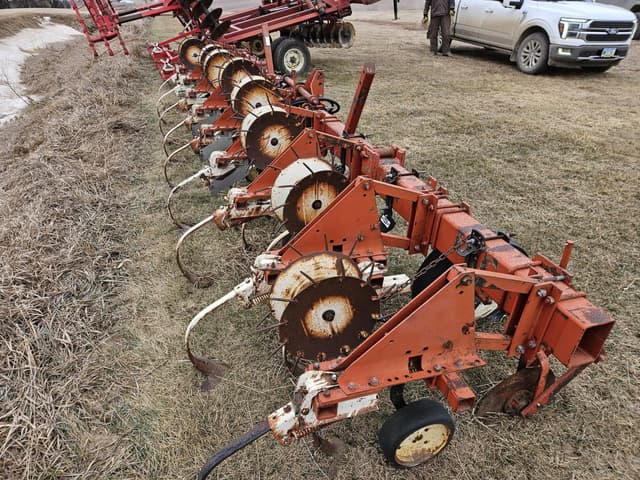 Image of International Harvester 133 equipment image 3