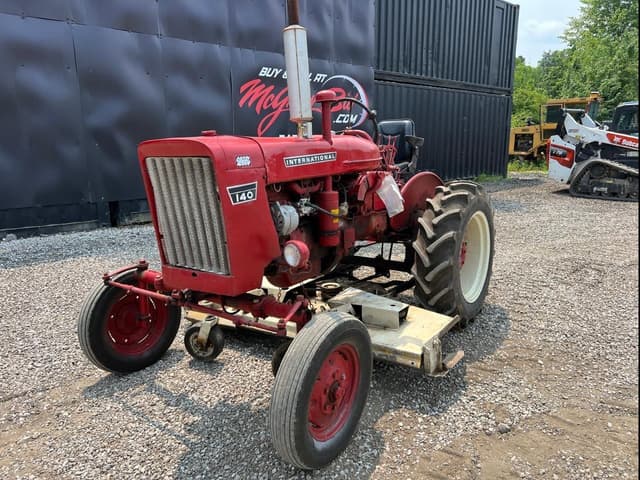 Image of International Harvester 140 equipment image 1