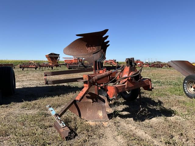 Image of International Harvester 140 equipment image 1
