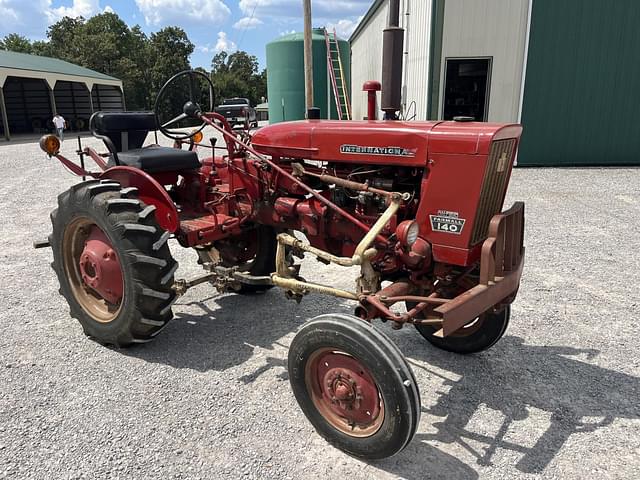 Image of International Harvester 140 equipment image 1