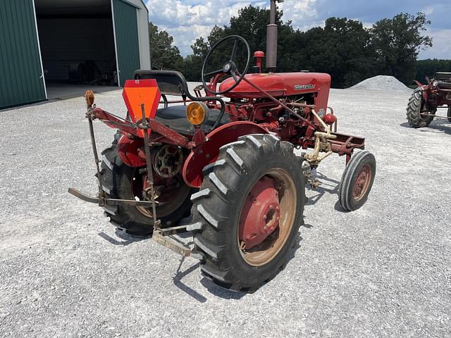 Image of International Harvester 140 equipment image 4