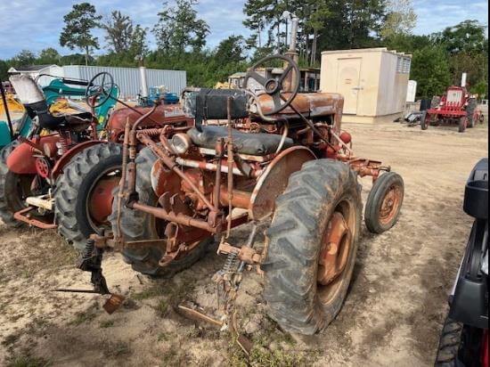 Image of Farmall 140 equipment image 4