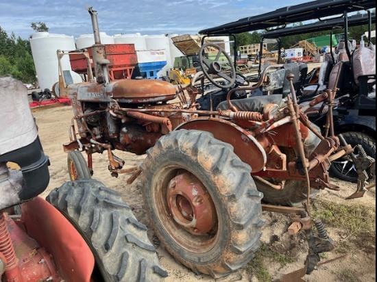 Image of Farmall 140 equipment image 2