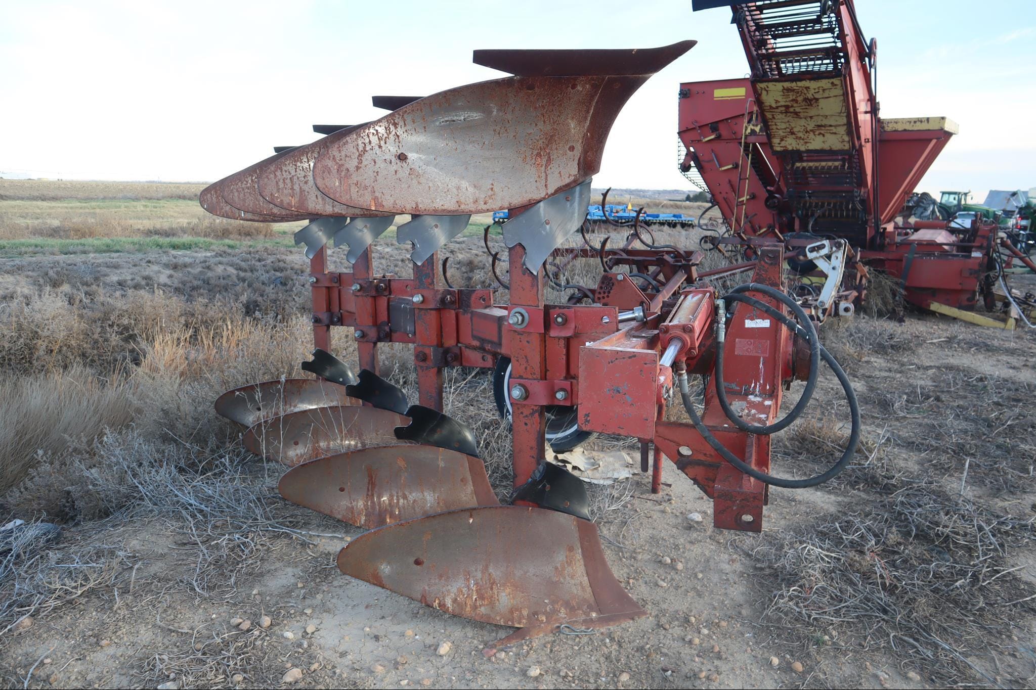 International Harvester 140 Equipment Image0