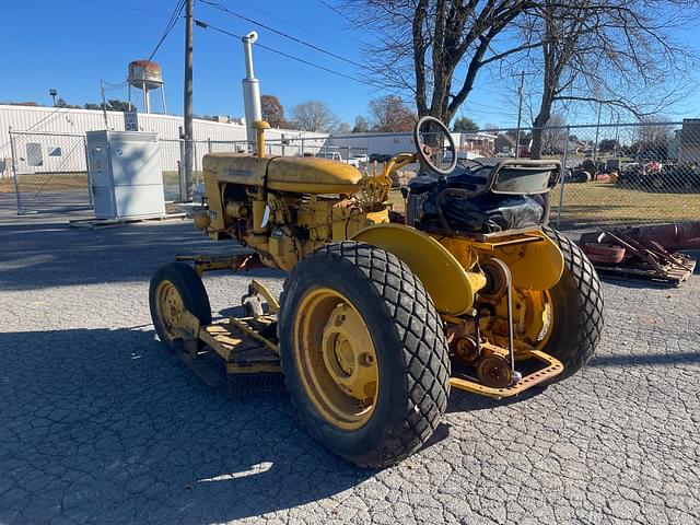 Image of International Harvester 140 equipment image 2