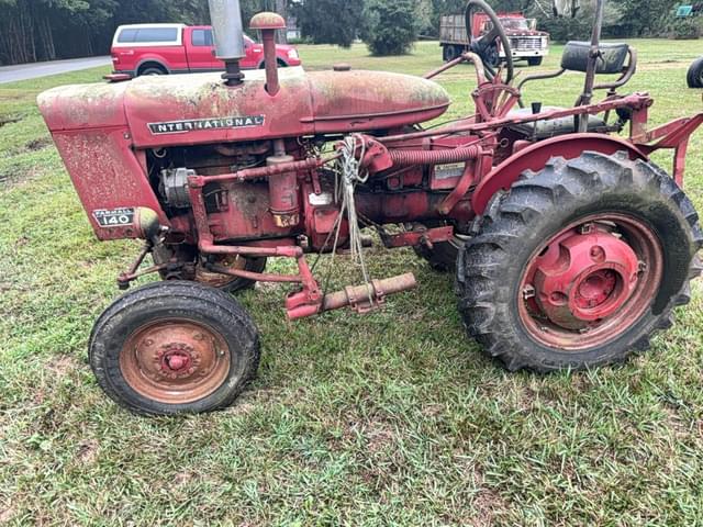 Image of International Harvester 140 equipment image 4