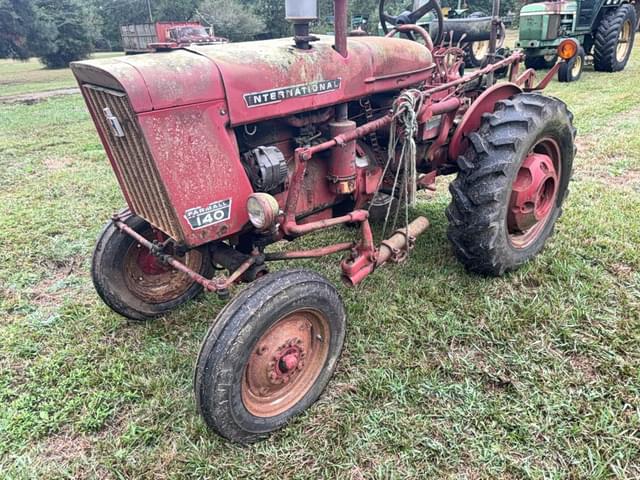 Image of International Harvester 140 equipment image 3