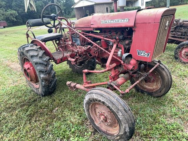 Image of International Harvester 140 equipment image 1