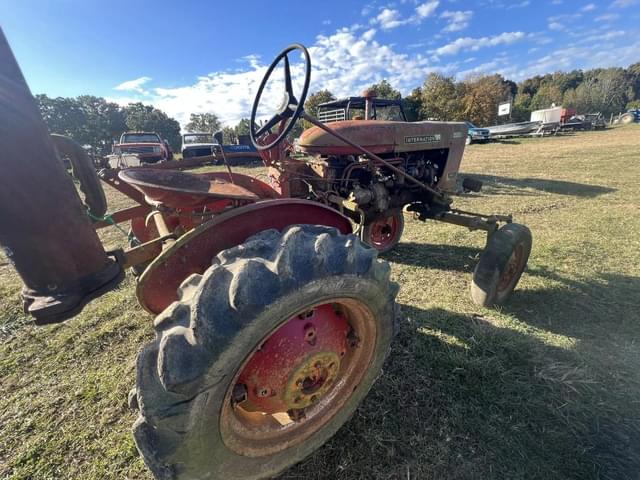 Image of International Harvester 140 equipment image 3