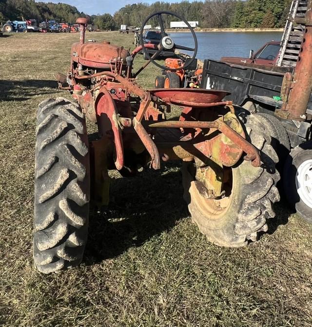 Image of International Harvester 140 equipment image 2