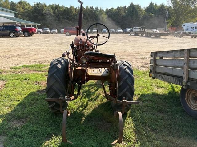 Image of International Harvester 140 equipment image 4