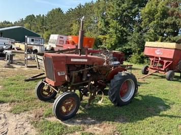 Main image International Harvester 140