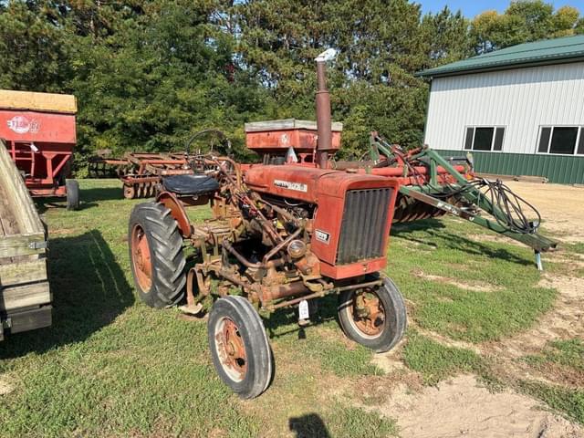 Image of International Harvester 140 equipment image 2