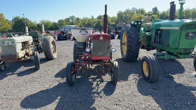 Image of International Harvester 140 equipment image 1