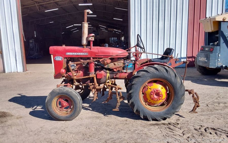 Image of International Harvester 140 Primary image