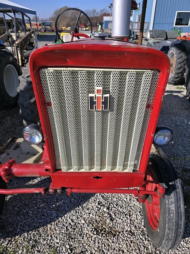 Image of International Harvester 140 equipment image 4