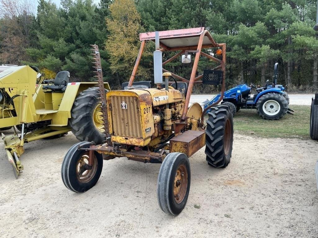 Main image International Harvester 140