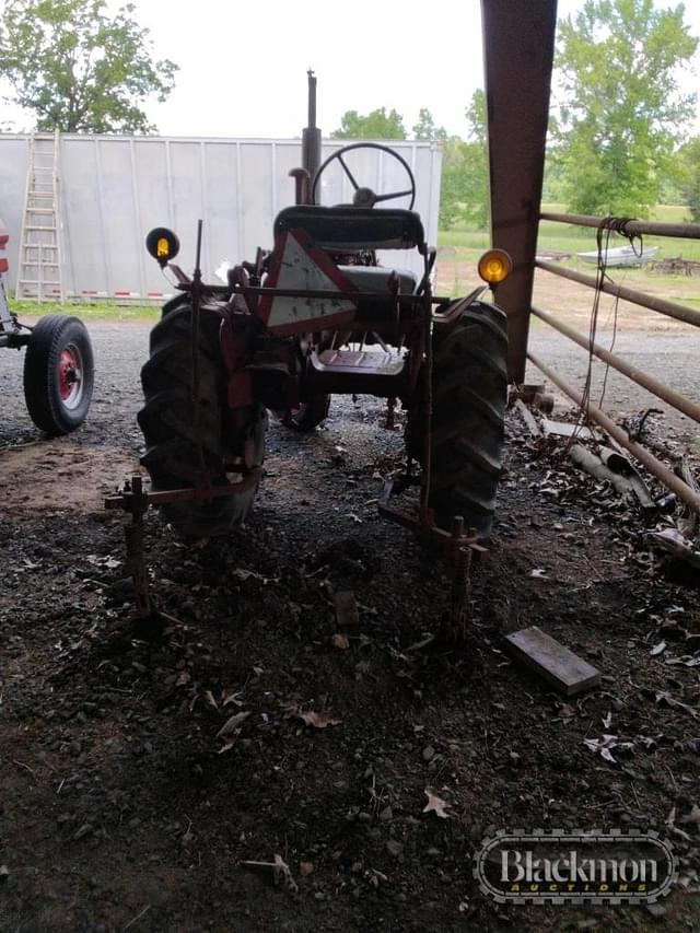 Image of International Harvester 140 equipment image 3