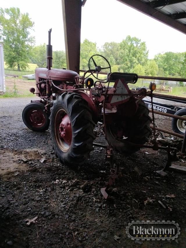 Image of International Harvester 140 equipment image 4