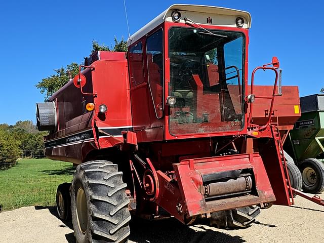 Image of International Harvester 1420 equipment image 1