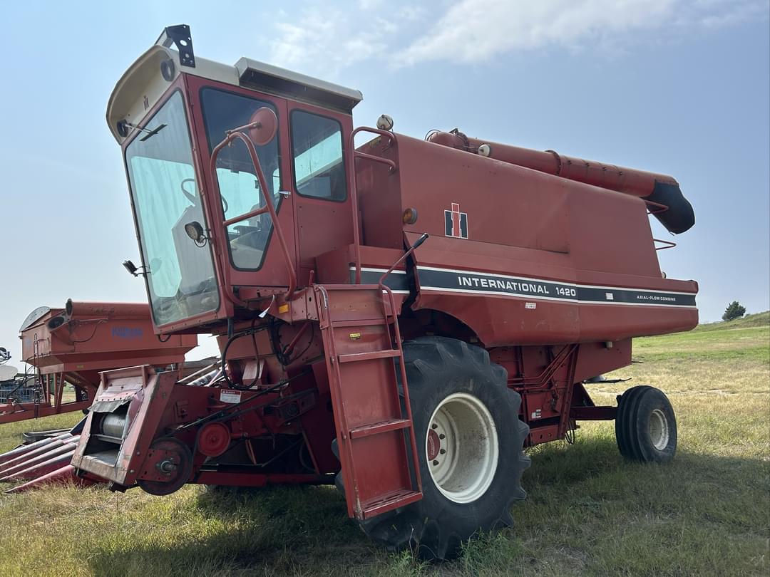 Image of International Harvester 1420 Primary image