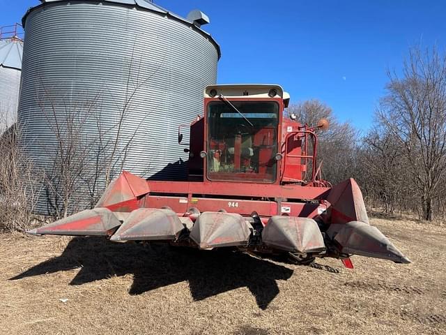 Image of International Harvester 1420 equipment image 2