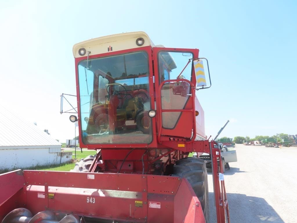 International Harvester 1420 Equipment Image0