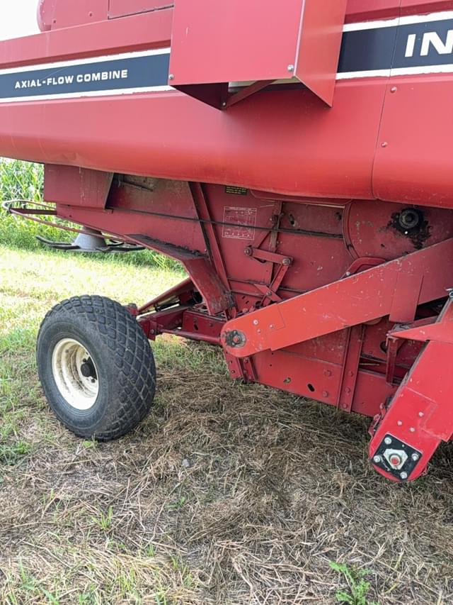 Image of International Harvester 1440 equipment image 2