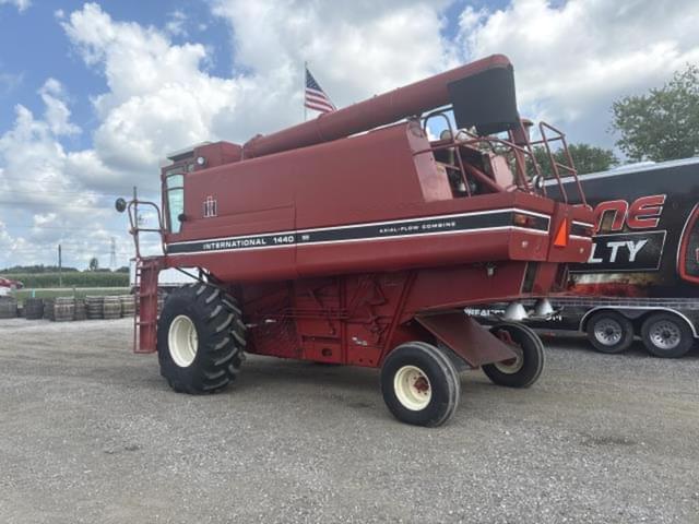 Image of International Harvester 1440 equipment image 2