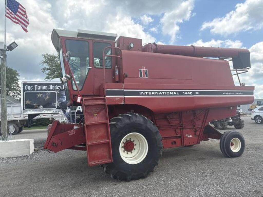 Image of International Harvester 1440 Primary image
