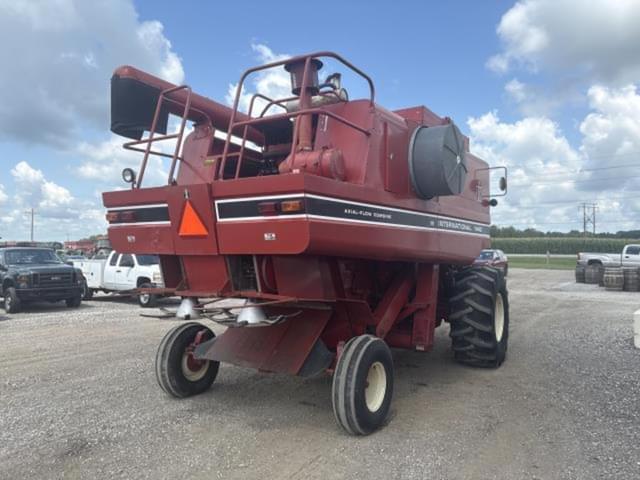 Image of International Harvester 1440 equipment image 4