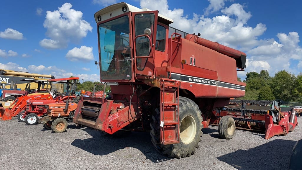 Main image International Harvester 1440