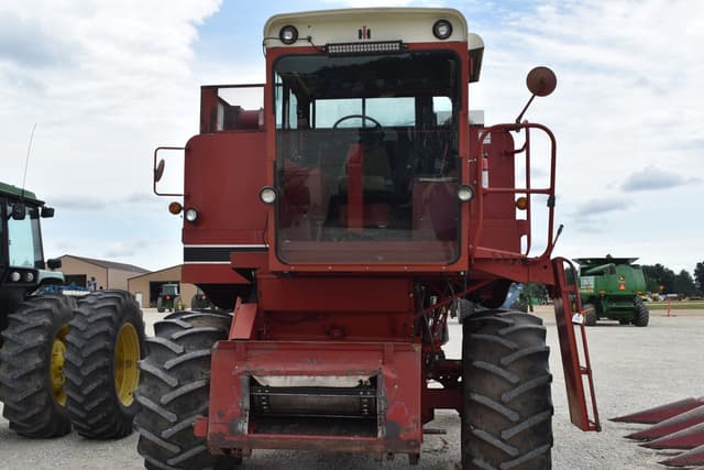 Image of International Harvester 1440 equipment image 1