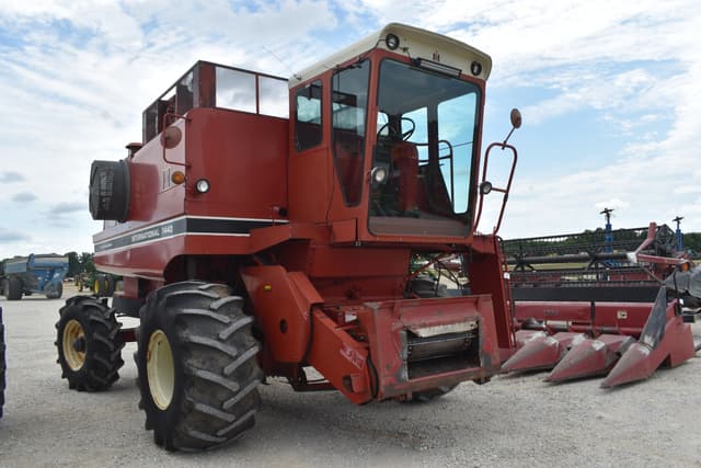 Image of International Harvester 1440 equipment image 2
