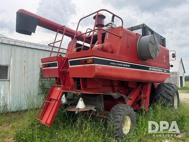 Image of International Harvester 1440 equipment image 3