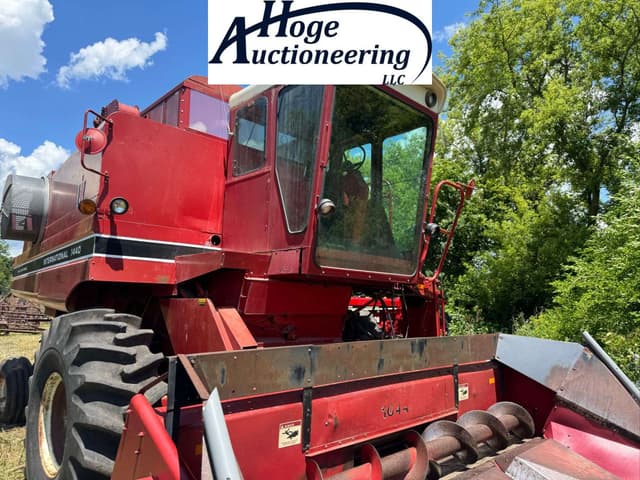 Image of International Harvester 1440 equipment image 1