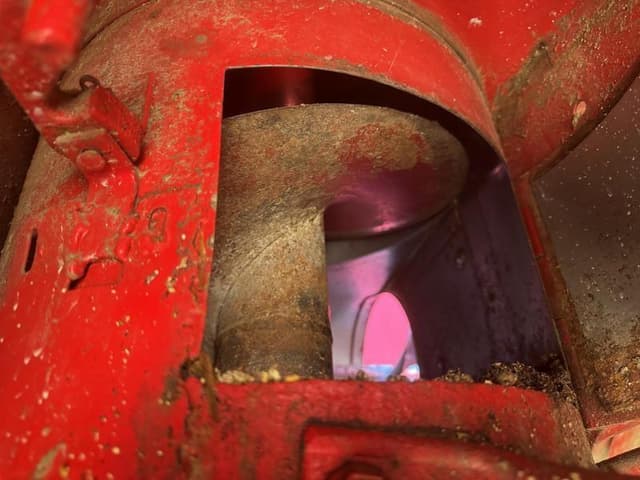 Image of International Harvester 1440 equipment image 4