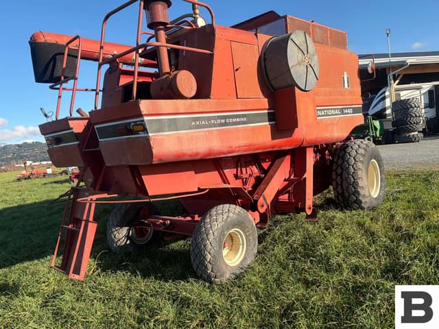 Image of International Harvester 1440 equipment image 2
