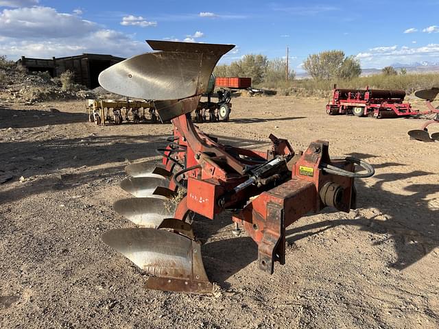 Image of International Harvester 145 equipment image 1