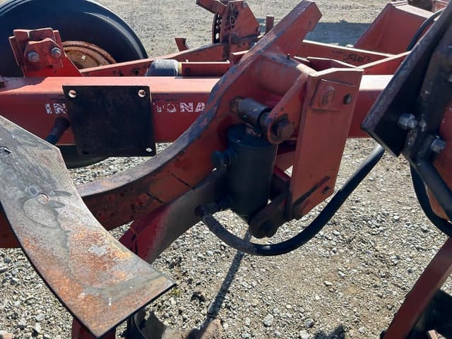 Image of International Harvester 145 equipment image 1