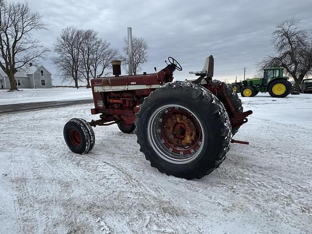 Image of International Harvester 1456 equipment image 3