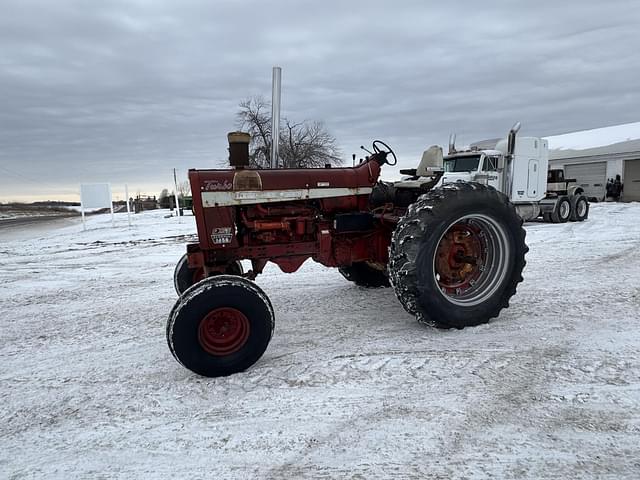 Image of International Harvester 1456 equipment image 1