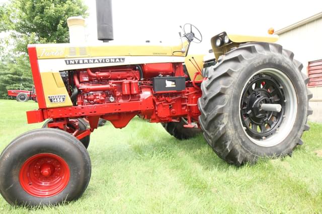 Image of International Harvester 1456 equipment image 3